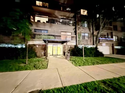 6102 N Sheridan Rd #208, Chicago, IL 60660
