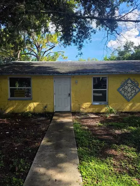 307 58th Ave E, Bradenton, FL 34203