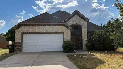 610 Alderwood Ct, Greenville, TX 75402