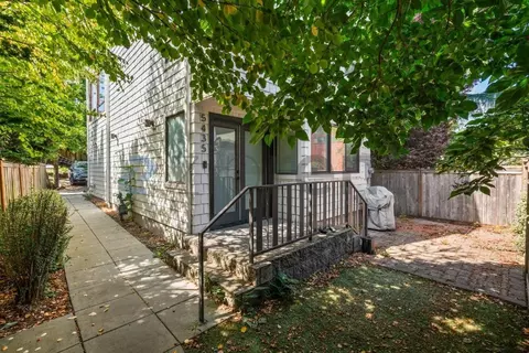 5435 Kensington Pl N, Seattle, WA 98103