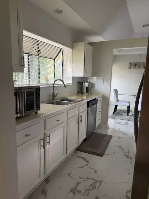 107 Half Moon Cir, Jupiter, FL 33458
