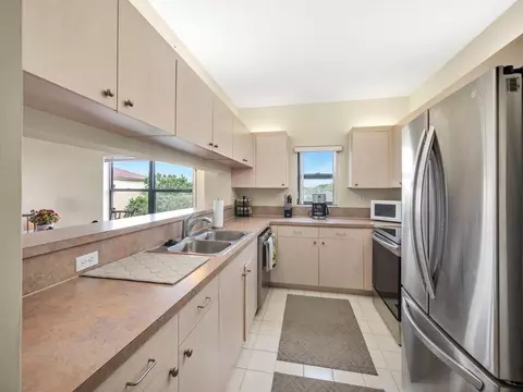 200 Uno Lago Dr, North Palm Beach, FL 33408
