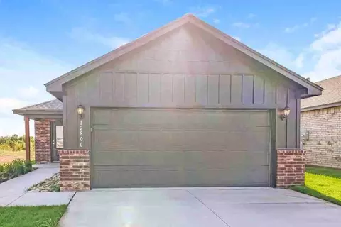 12800 Carrara Ln, Yukon, OK 73099