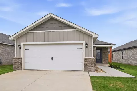 12713 Carrara Ln, Yukon, OK 73099