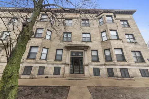 915 W Waveland Ave #923-1D, Chicago, IL 60613