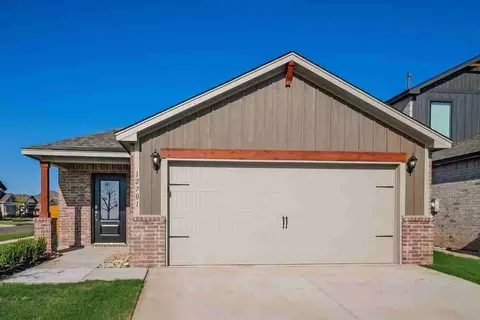 12701 Carrara Ln, Yukon, OK 73099