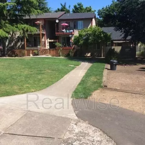 13435 SE Stark St, Portland, OR 97233