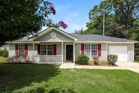 2 Ruby Ct, Grantville, GA 30220