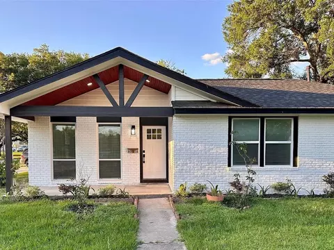 8058 Longridge Dr, Houston, TX 77055