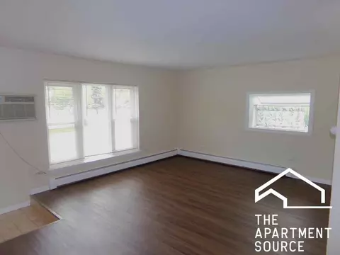 1923 Willow Rd #4, Northfield, IL 60093