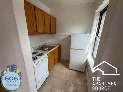 1135 W Lunt Ave #211, Chicago, IL 60626