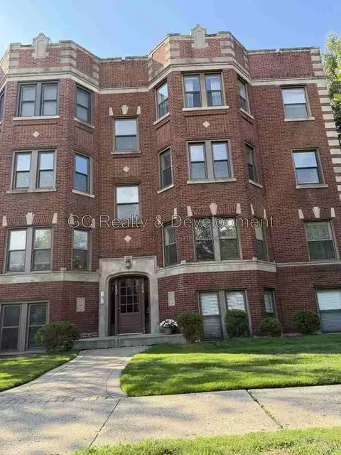 702 Reba Pl #201, Evanston, IL 60202