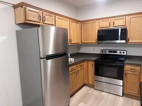 905 NE Deer Creek Dr, Grain Valley, MO 64029