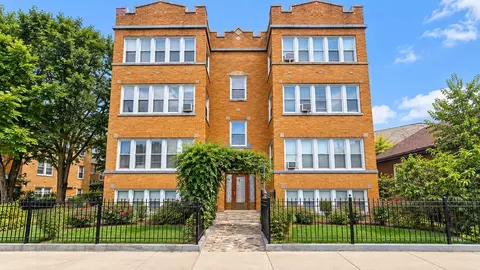 4646 W Addison St #3W, Chicago, IL 60641