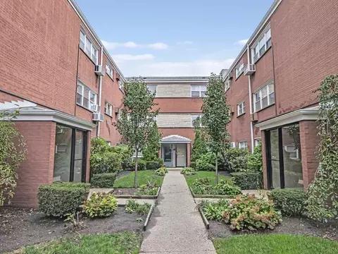 6969 N Ashland Blvd #205, Chicago, IL 60626