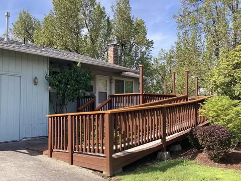 4056 N Juneau St #6, Portland, OR 97203