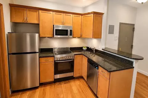 250 Broome St #10A, New York, NY 10002