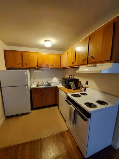 33 Lindale St #7, Stamford, CT 06902