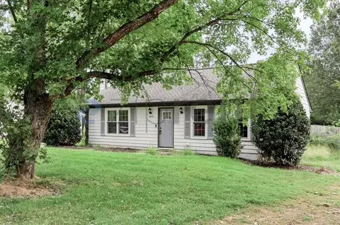 6724 Woodwedge Dr, Charlotte, NC 28227