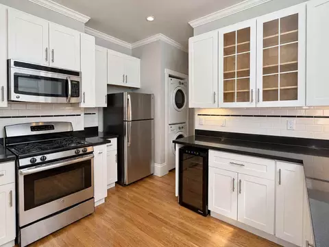 651 Scott St #1, San Francisco, CA 94117