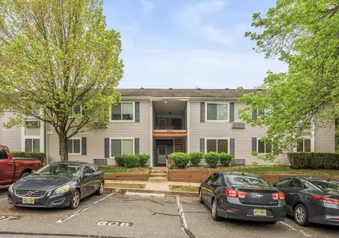 43 Bolton Ct, Somerset, NJ 08873