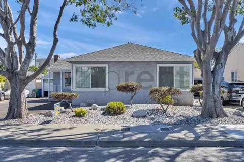 1121 Halcyon Dr, San Leandro, CA 94578