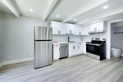 3553 Alma St #02, Palo Alto, CA 94306