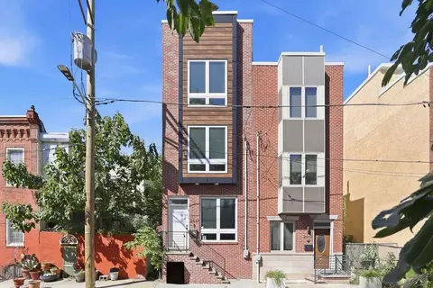 2647 Latona St, Philadelphia, PA 19146