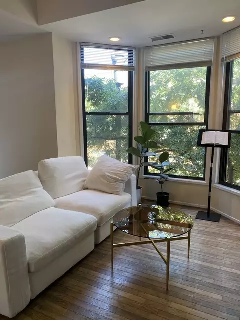 2904 N Broadway #3, Chicago, IL 60657