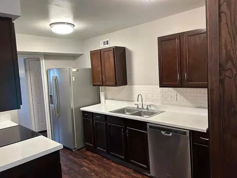 944 Elmwood Dr, Lewisville, TX 75067