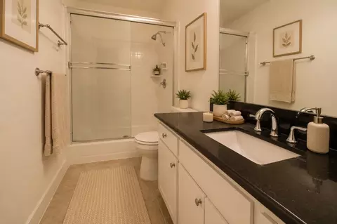12207 Riverside Dr, Valley Village, CA 91607