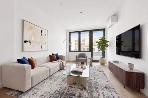 3645 31st St #2D, New York, NY 11106