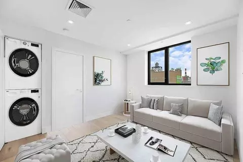 2710 37th Ave #6B, New York, NY 11101