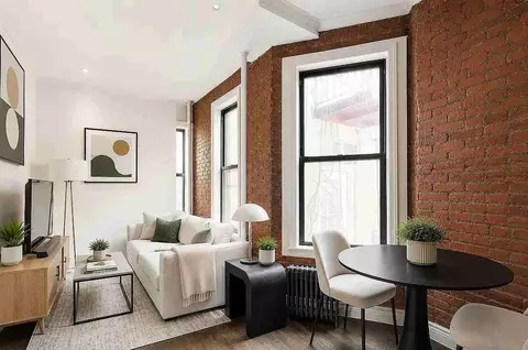 223 Mott St #6, New York, NY 10012