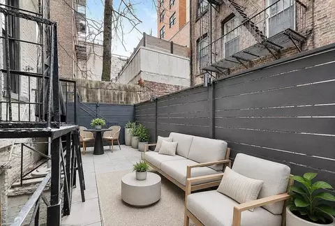 223 Mott St #1, New York, NY 10012