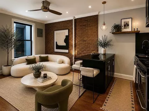 438 W 52nd St #7L, New York, NY 10019