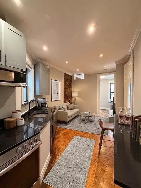 219 E 23rd St #16A, New York, NY 10010