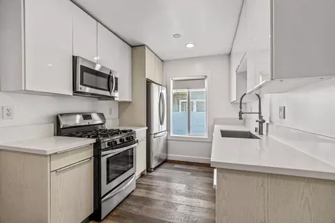 2730 Raymond Ave #8, Los Angeles, CA 90007