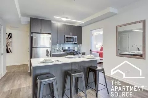1325 N Wells St #409, Chicago, IL 60610