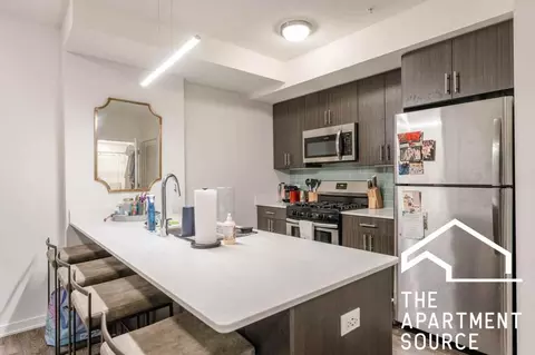 1325 N Wells St #603, Chicago, IL 60610