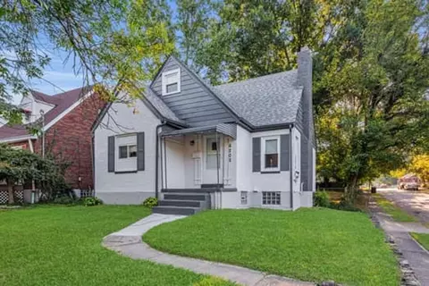 6202 Mayflower Ave, Golf Manor, OH 45237