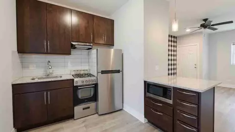 4006 N Bell Ave #1, Chicago, IL 60618