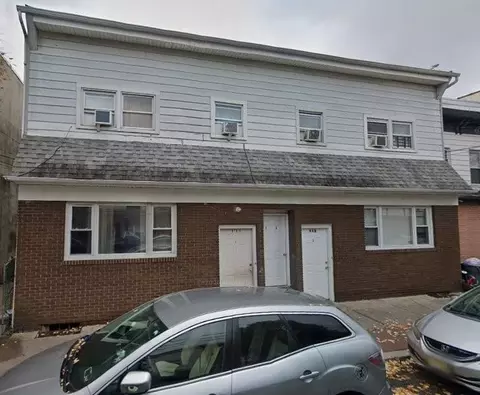 573 Roosevelt Ave, Carteret, NJ 07008