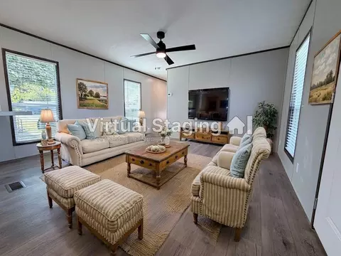 709 N Collins Fwy #5, Howe, TX 75459