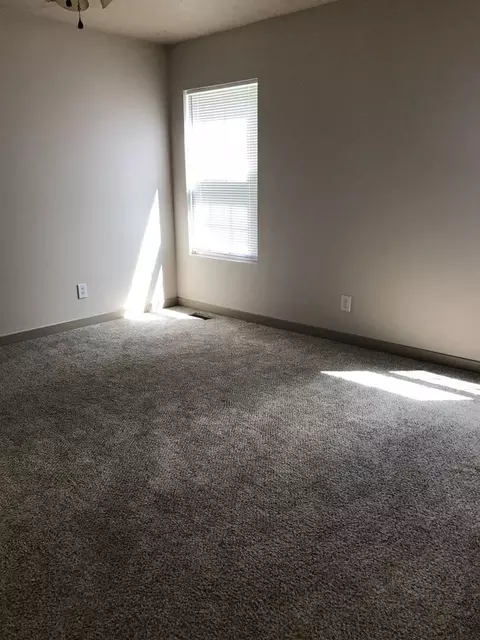 1048 E Cherokee St, Springfield, MO 65807 photo 8