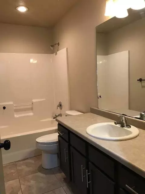 1048 E Cherokee St, Springfield, MO 65807 photo 7