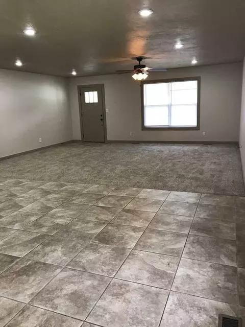1048 E Cherokee St, Springfield, MO 65807 photo 3