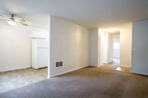 1561 SE Stark St, Portland, OR 97214