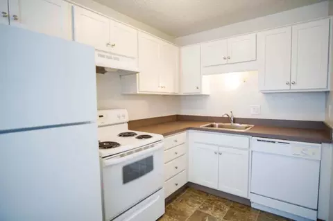 1561 SE Stark St, Portland, OR 97214