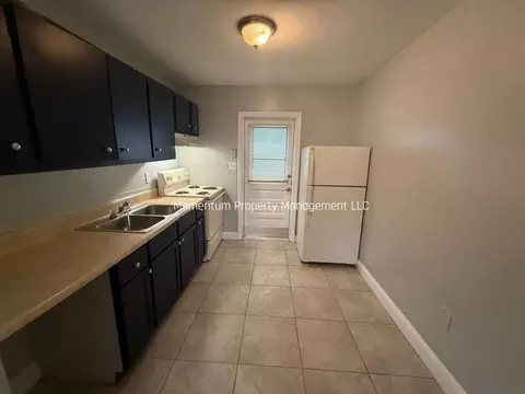 8215 N 17th St #B, Tampa, FL 33604
